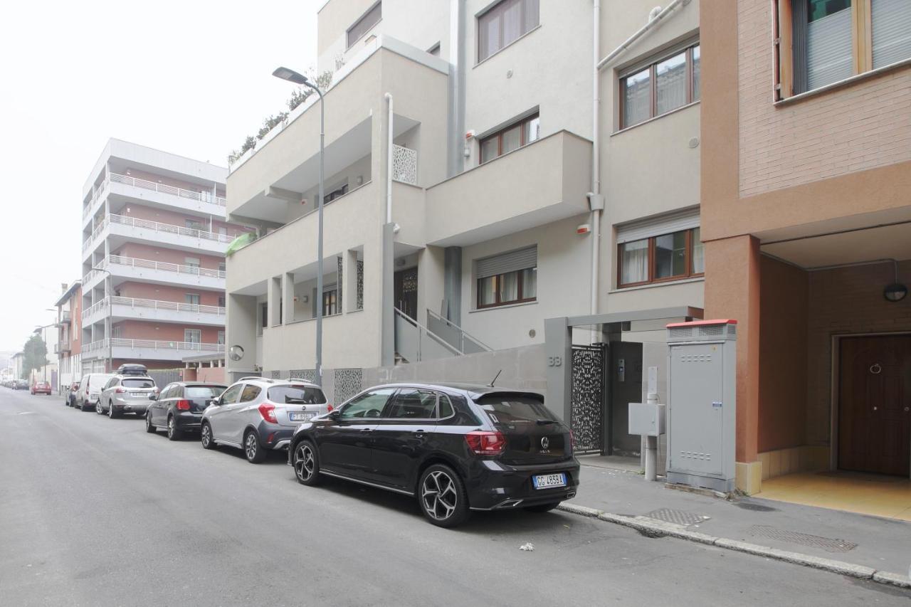 Charmant E Spazioso Monolocale A Due Passi Dalla Martesana Milan Bagian luar foto